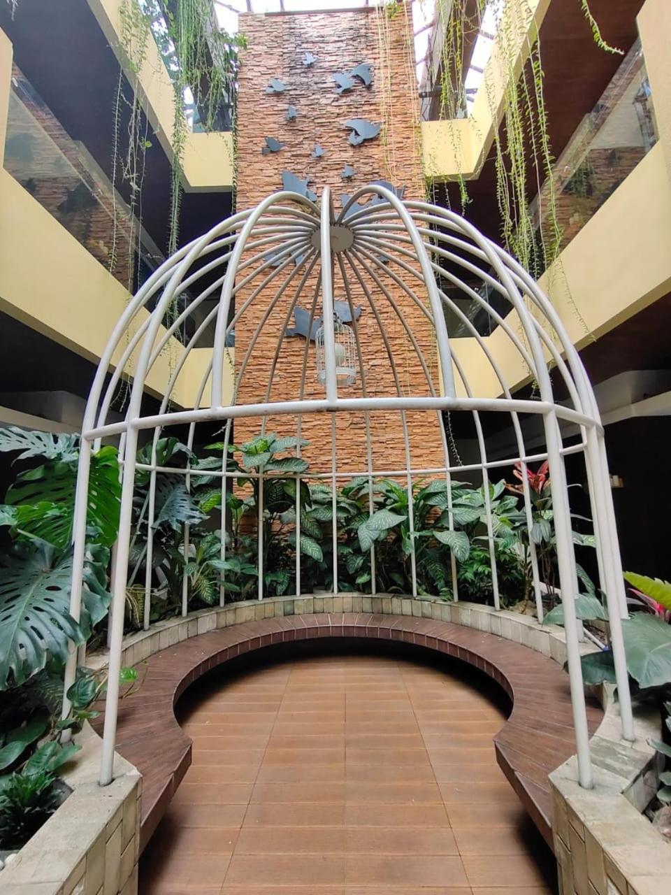 Sweet Garden Guest House Malang Dış mekan fotoğraf