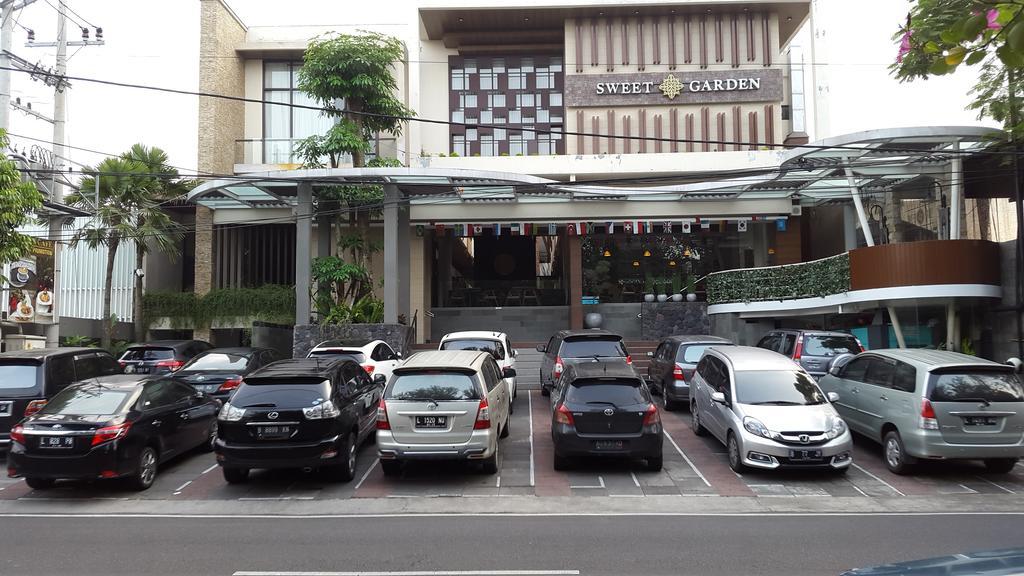 Sweet Garden Guest House Malang Dış mekan fotoğraf